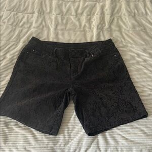 Simply Vera Vera Wang Black Bermuda Shorts Casual Fit